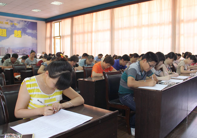 学党章知识竞赛活动2013-6.jpg