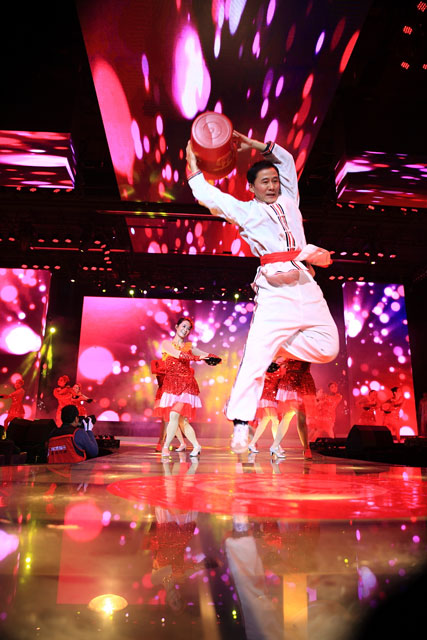 建司60周年文艺汇演-敬酒歌（3）2014-01.jpg