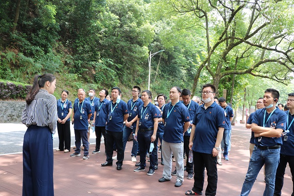 03 “滴水情深家国梦”微党课现场教学.JPG