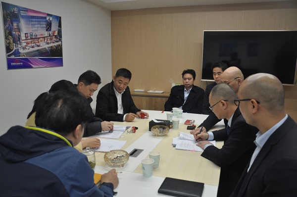 签订意法项目施工合同.JPG 签订意法项目施工合同.JPG